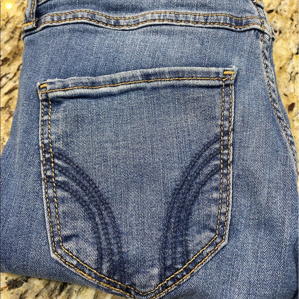 Hollister High Wasted Ripped Skinny Jeans